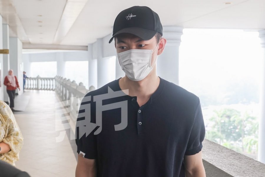 李梓嘉与家人在法庭外和解