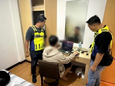 古晋警方在行动中起获的电子设备